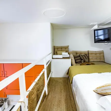 Joivy Modern Studio Near City Centre Apartment