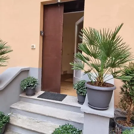 Joivy Modern Studio Near City Centre Apartment